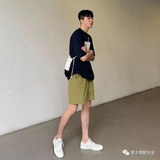 皮肤黑的人要怎么选衣服呢？